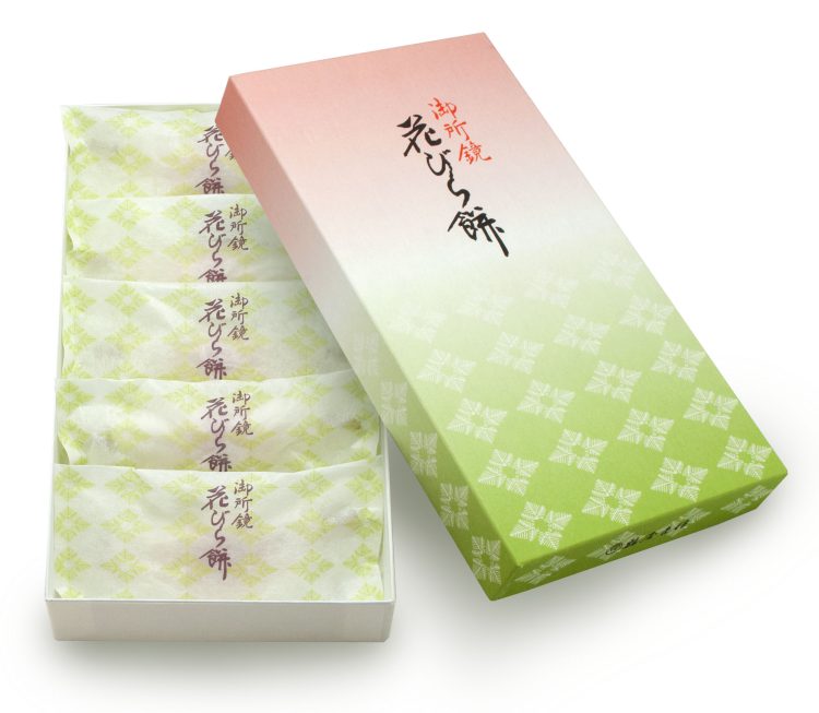 花びら餅 御所鏡 ご予約受付を開始しました お知らせ 京菓匠 鶴屋吉信の和菓子 鶴屋吉信公式サイト