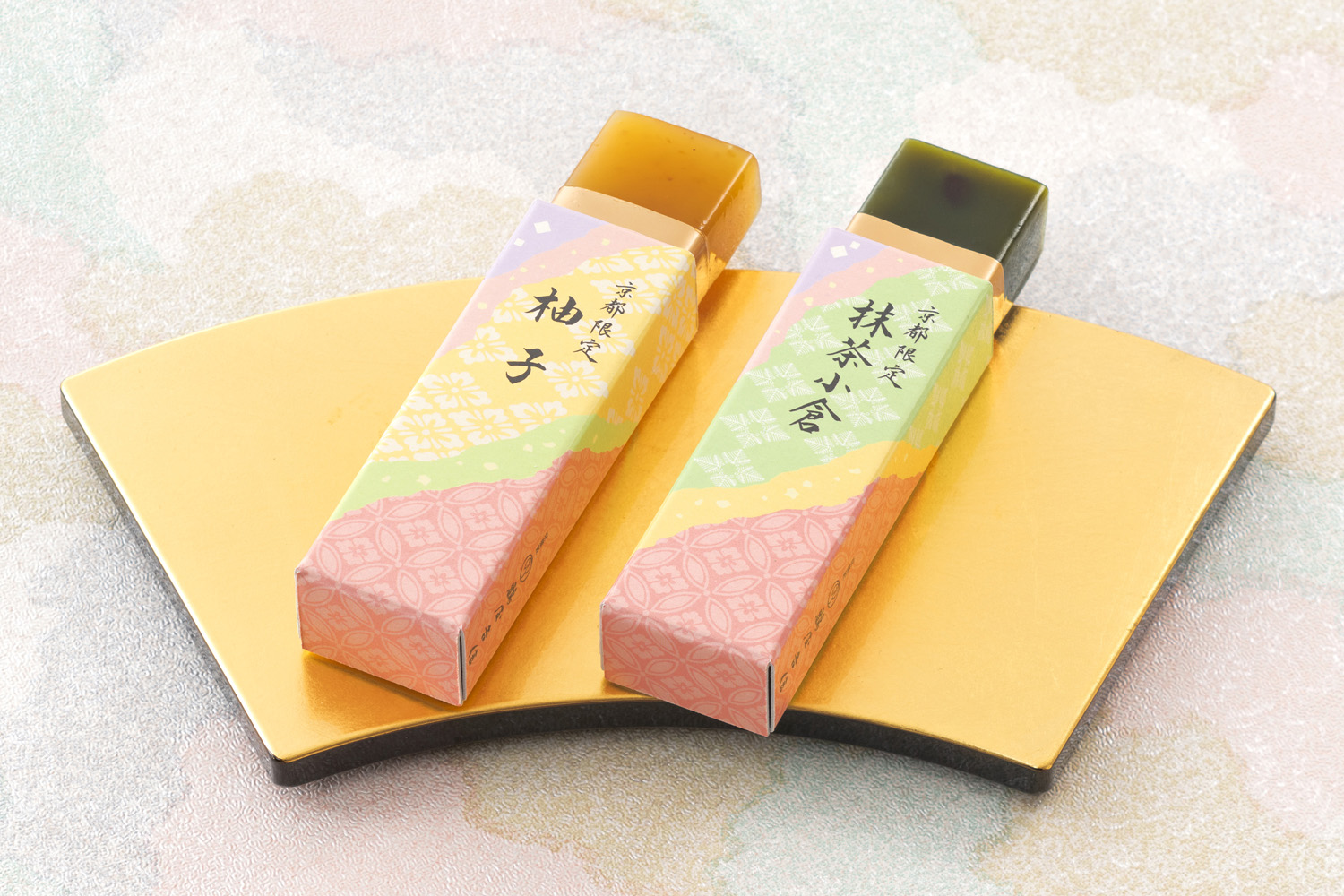 左=京都限定「柚子」、右=京都限定「抹茶小倉」